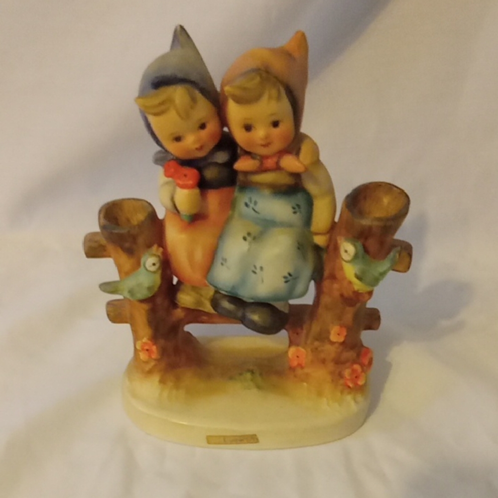 Vintage Hummel Figurine"Coquettes"